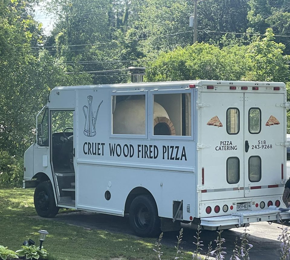 Farmers Market & Food Truck: Cruet Wood Fired Pizza event image.